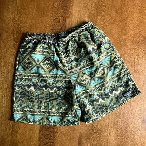 Patagonia Other - Patagonia patterned Baggies shorts M